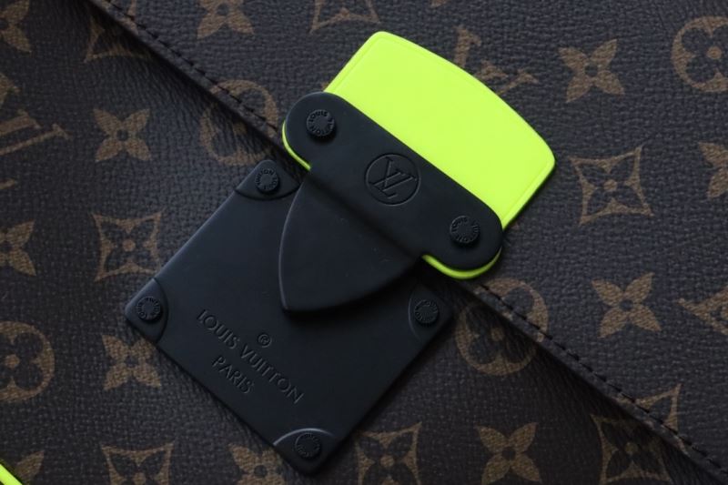 Louis Vuitton Clutch Bags